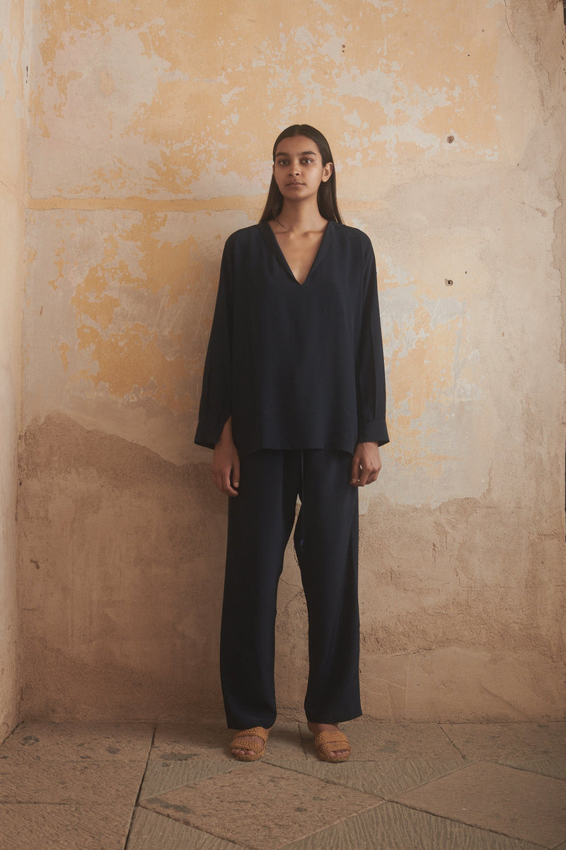 Inés Pant in Midnight - Desert Paris