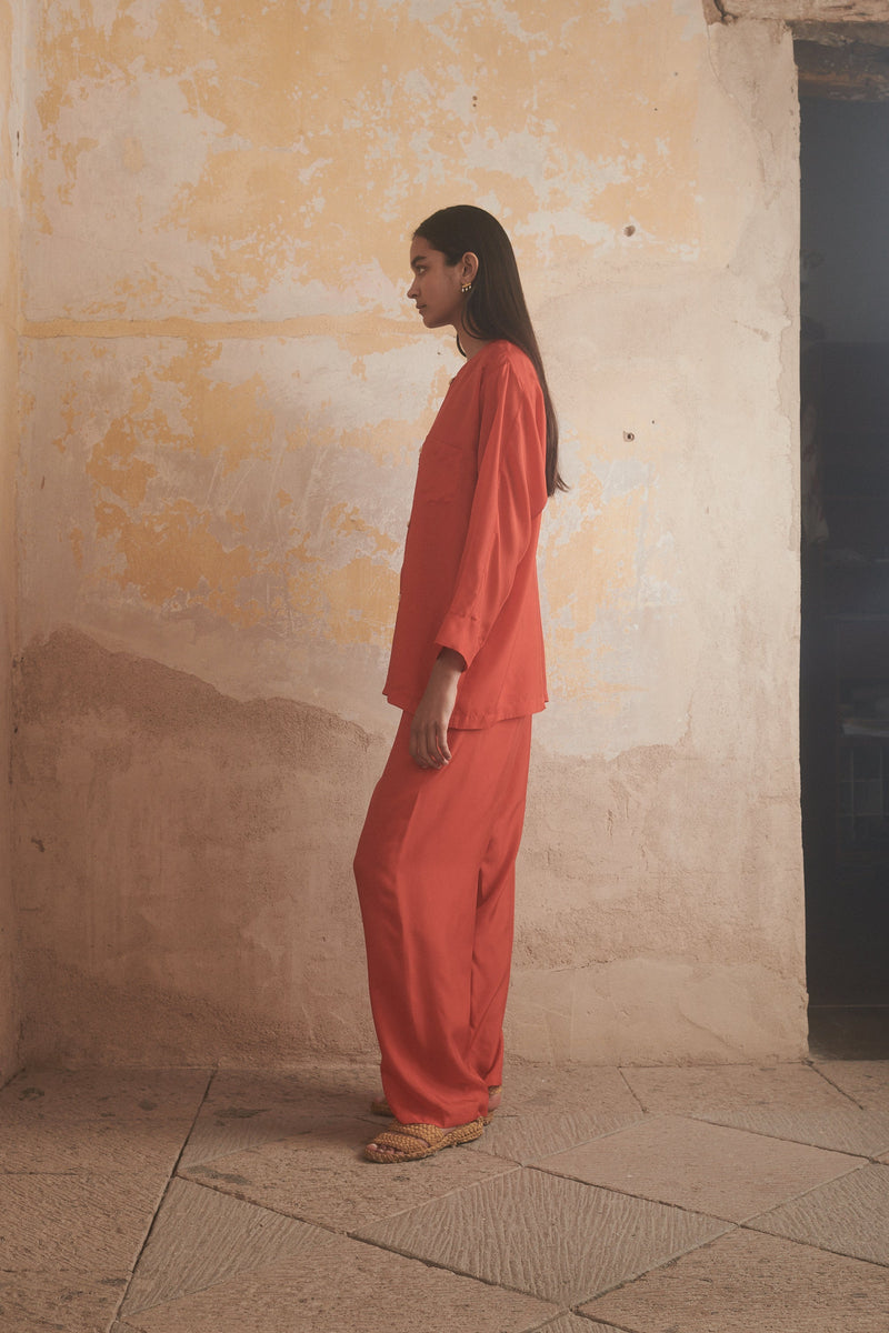 Inés Pant in Poppy - Desert Paris