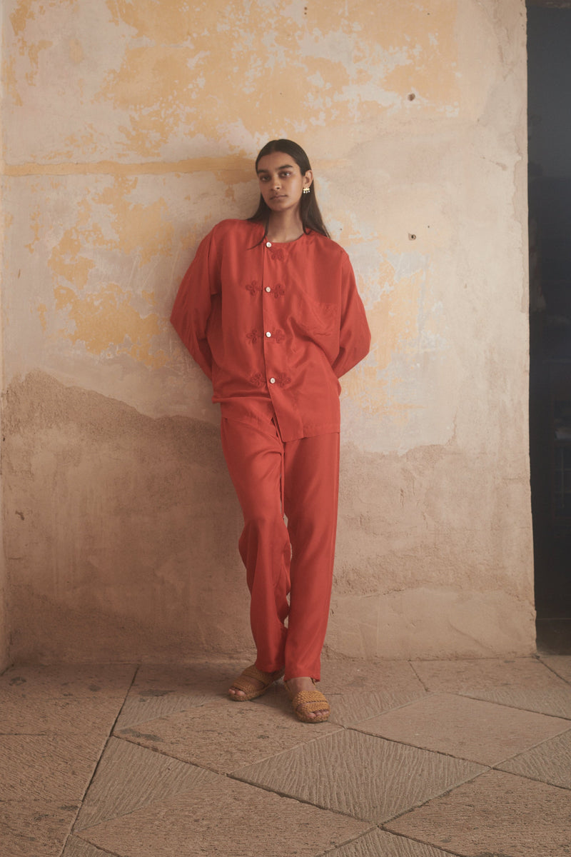 Inés Pant in Poppy - Desert Paris