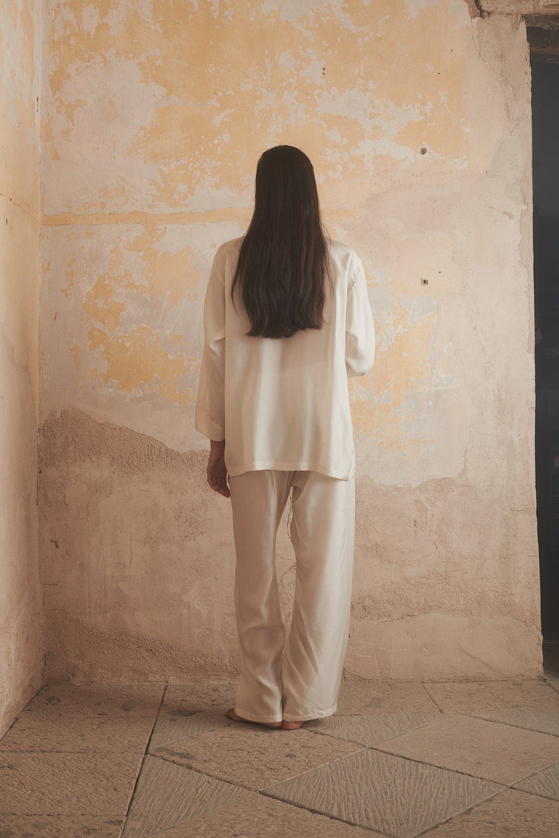 Inés Pant in Antique White - Desert Paris