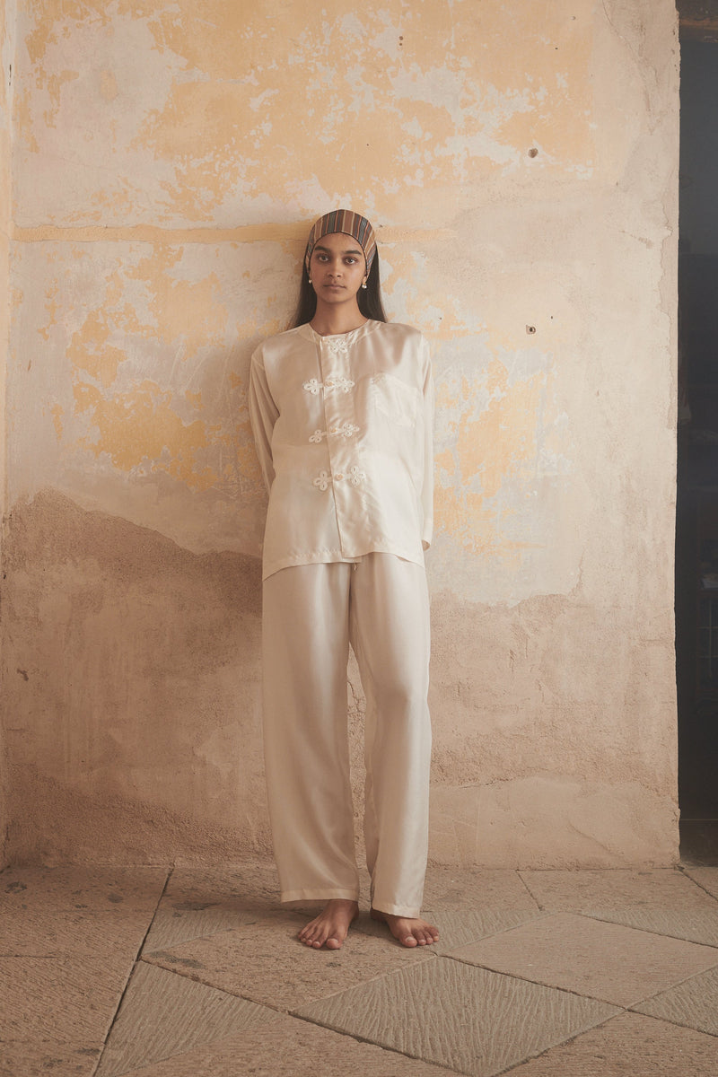 Aya Shirt in Antique White - Desert Paris