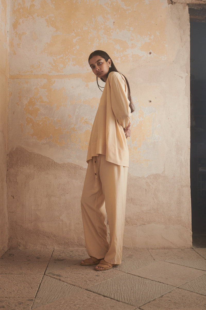 Inés Pant in Pale Ochre Stripe - Desert Paris